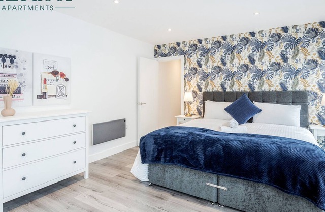 Blue Wonder 2 Bedroom Apartment with Ensuite