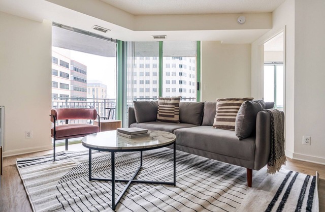 Blueground | Ballston, pool & w/d, nr dining