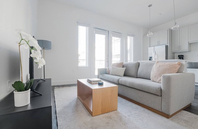 Blueground | Domain, BBQ, Pool, Gym, Walk to Q2