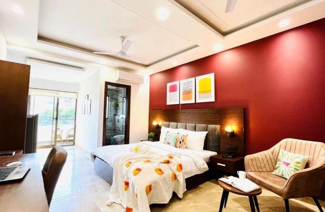 BluO Studio4 DLF Cybercity - Balcony, Gym TT, Lift