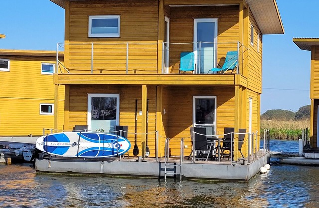 Boat 'Floating House' with Lake View, Private Terrace and Wi-Fi