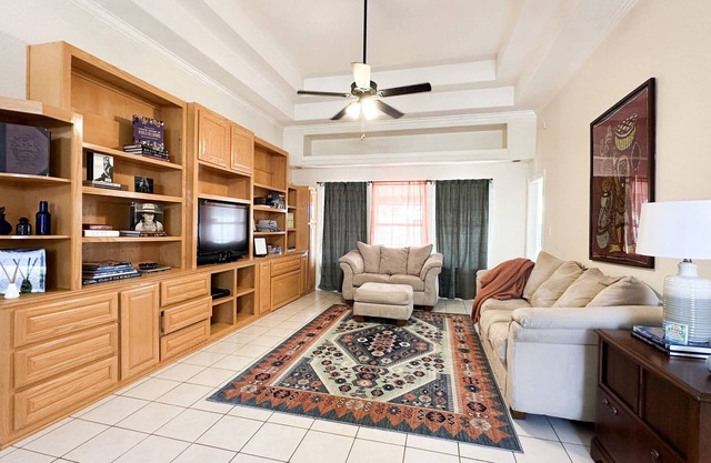 "Boho Chic: 3BR 2BA Spacious, WiFi, Fenced Yard