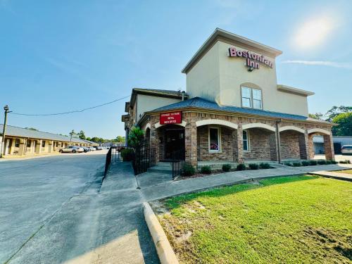 Bostonian Inn & Suites