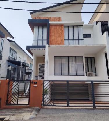 Botani Double-Storey Haven 5B4B by verve 19pax
