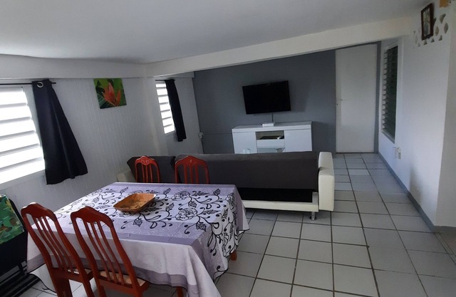 Bottom of villa 2min by car from a most beautiful point of view on the island (360 °)