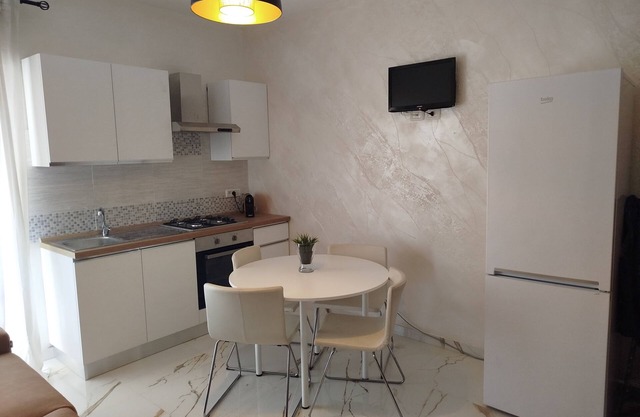 Bouganville Residence - Family suite with swimming pool, tennis court, playground.