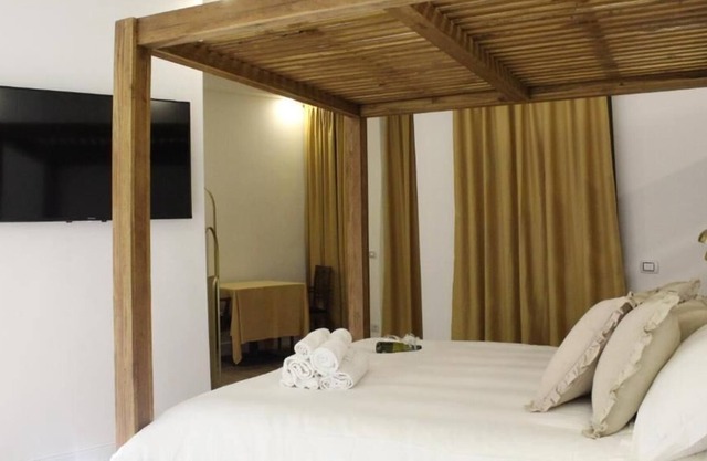 Boutique Hotel with private parking! Just refurbished! In the Mirafiori area !!!