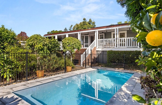 Brae View House - By Latitude South Coast