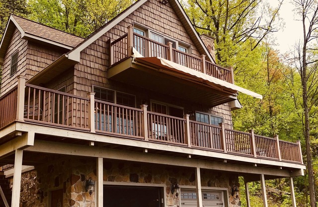 Brand New 3 BR 3 Story Private East Lake house with 171' waterfront & Game Room