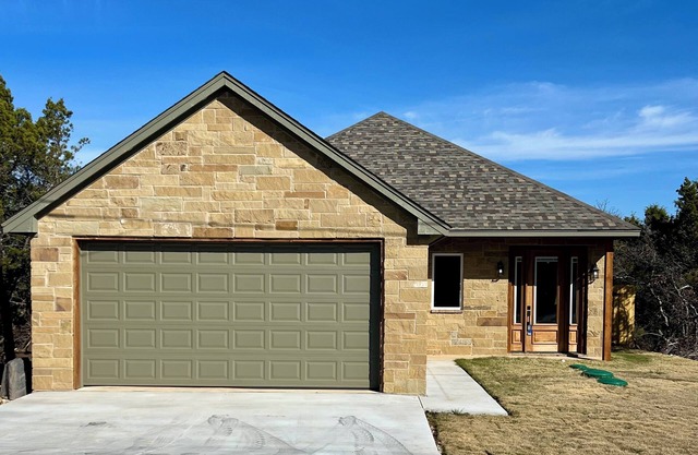 Brand New Hill Country Retreat: Stunning Views & Lake Access-Family Perfect