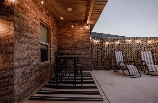 BRAND NEW Upscale Cozy Family Townhome