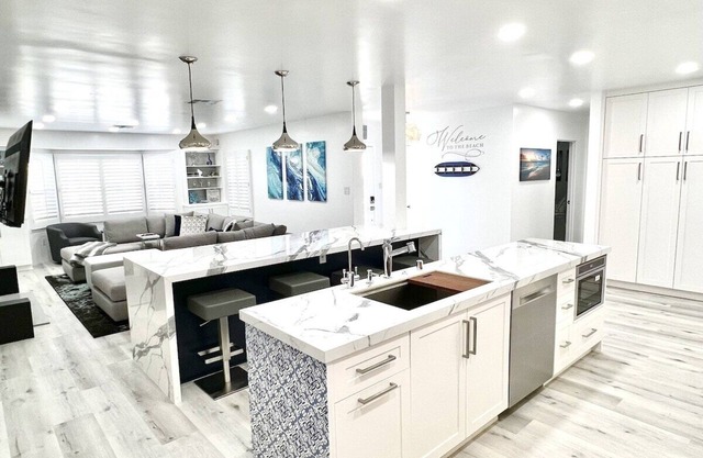 Breathtaking Luxury Beach House w/Gym, Sauna, BBQ Grill, & Only Steps from Sand