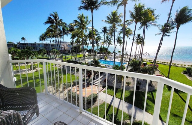 Breathtaking Oceanviews, Pool, Sandy Beach what more could you ask for?