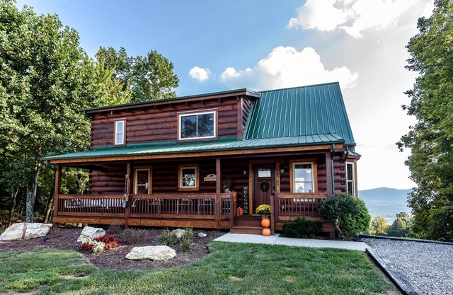 Breathtaking views from Majestic Mountains "All Honey Ridge"