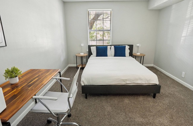 Brentwood A2 I Cozy & Comfy I 2Bd I Free Parking