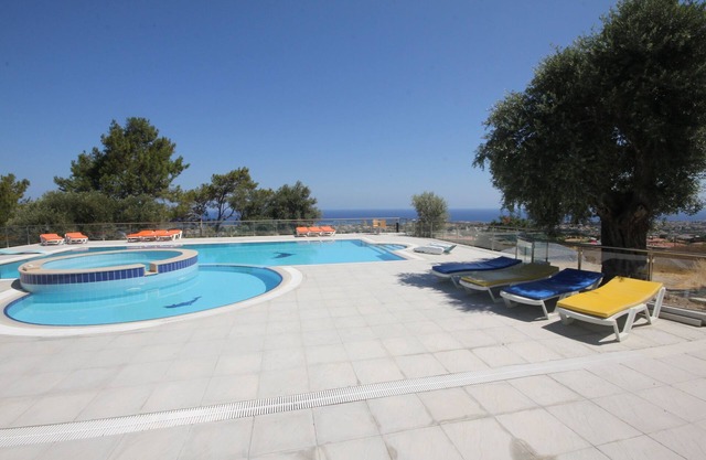 Bretts Landing WOW how big ! sleeps 28 NEW VILLA