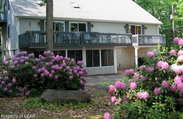 Briar Hill Summit Circle with Boat Slip