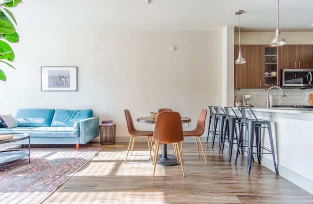 Bright 1BR Suite | Pool, Parking + Gym J