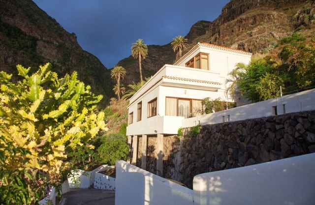 Bright apartment in a quiet location in the green Hermigua Valley
