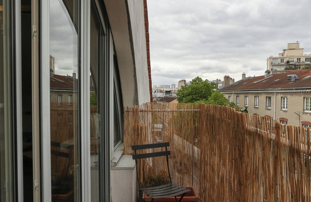 Bright apartment with balcony