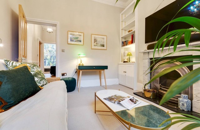 Bright Camberwell Georgian Apartment