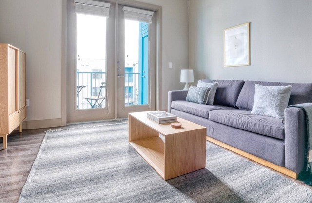 Bright East Austin 1BR w/ Pool, Gym & W/D, nr restaurants, by Blueground