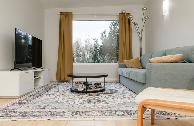 Bright, Family-Friendly Home in Quiet South Near Henderson Lake, Agri food hub