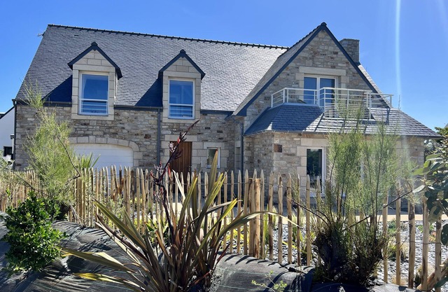 Bright gîte 70 m from the sea- SPA- Sea view- Electric car terminal