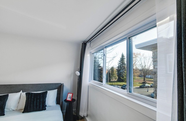 Bright & Large 3Br | Personal Spa | Park View | Netflix