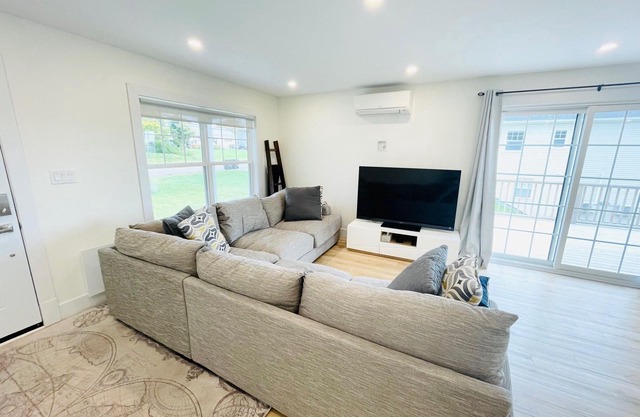 Bright, Modern, Spacious, Centrally located house | 2 King Beds | 2 baths