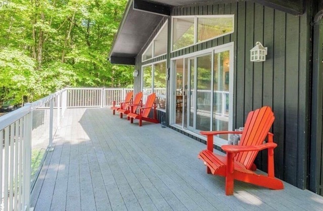 Bright Newly Renovated Cottage on Lake Rosseau, 5 mins from Port Carling