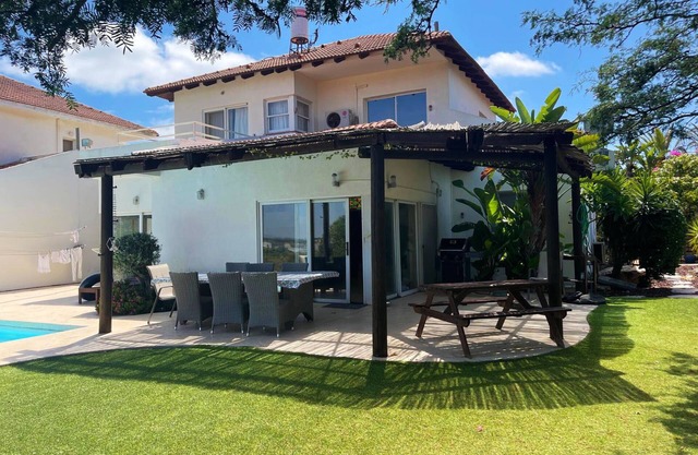 Bright & Spacious Home with Pool & Carmel View in Wonderful Caesarea