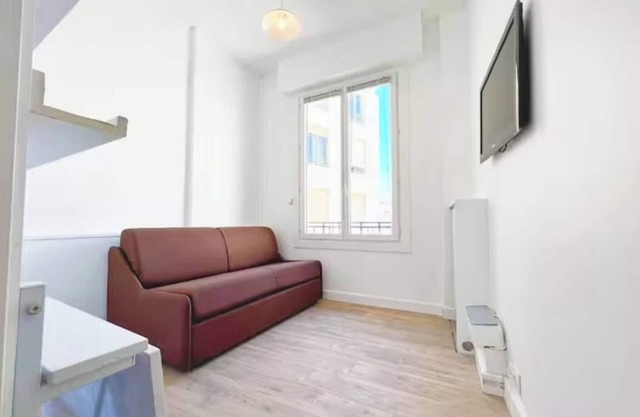 Bright studio near Jean Medecin