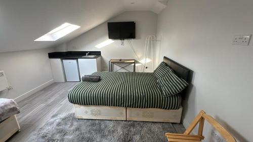 Bright Studio on Brigstock Rd