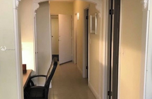 Bright/Stylish 2 BR Condo Stunning View Of Ocean