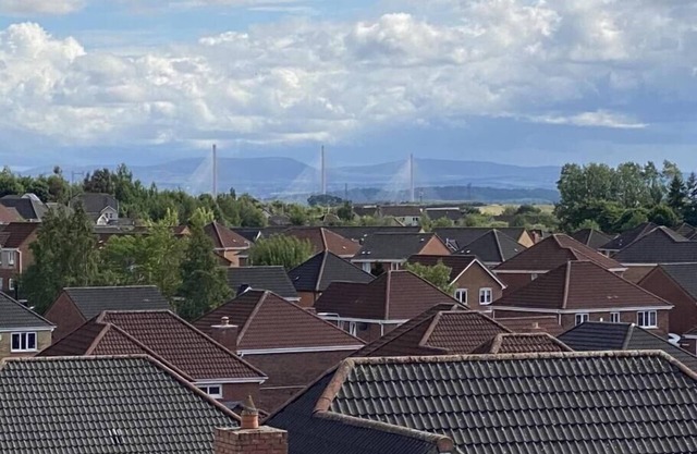 Briight & Modern 2 Bed Executive Apartment with Amazing Views