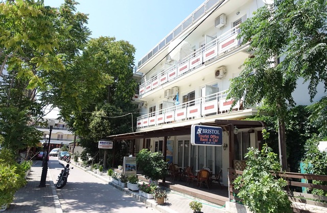 Bristol Hotel & Apartments