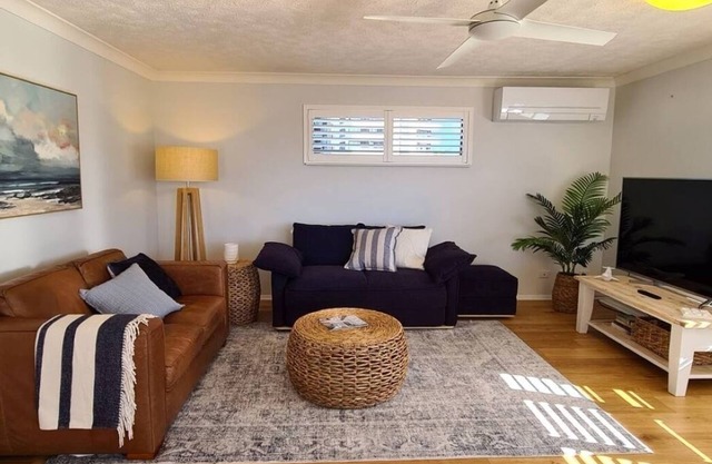 Broadwater Views, Secure Parking - 2 BDR Family sized, Long or Short stays