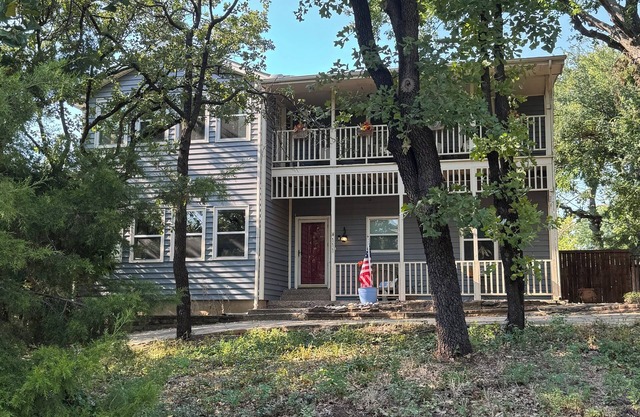 Brookdale Blue sleeps 8, nestled in lakeside community in Highland Village, TX
