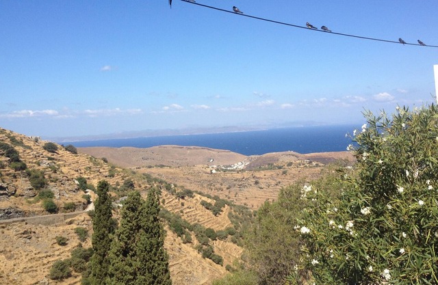 Build-on-rock "Oleanders" a traditional house built on the rocky slope of Kea
