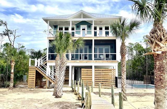 Built in 2021 - Bayfront- Pool -Dock - Elevator - Short Walk to Beach