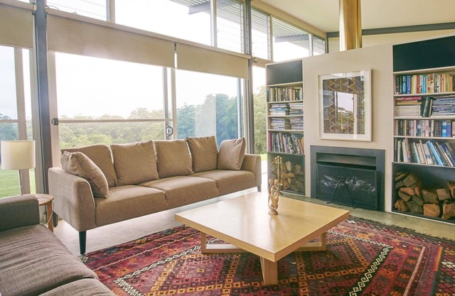 Bundaleer - Architect designed, stunning views!
