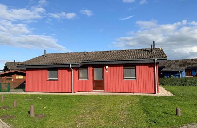 Bungalow for 5 guests with 65m² in Butjadingen-Eckwarderhörne (166036)