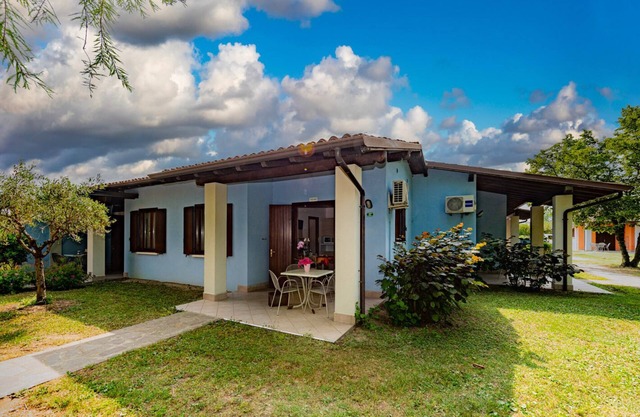 Bungalow 2 + 2 - One Bedroom Resort, Sleeps 4