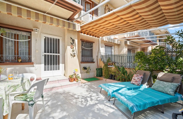 Bungalow 'Casa Valentino' with Sea View, Private Terrace and Wi-Fi