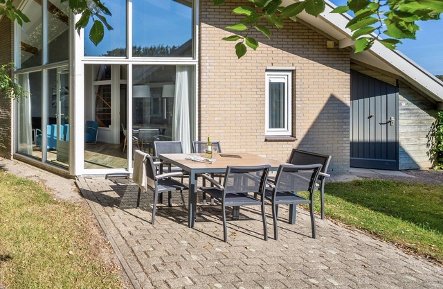 Bungalow near North Sea Beach with Garden