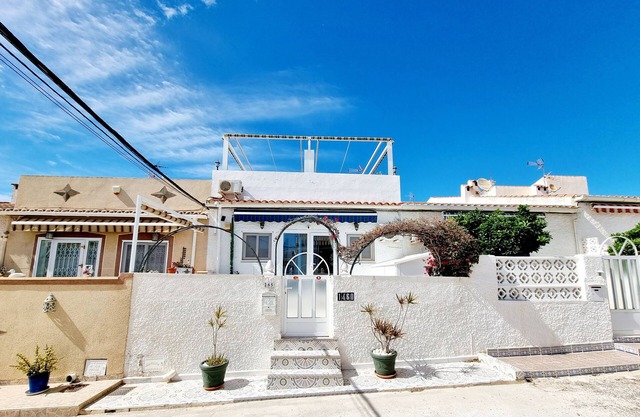 Bungalow near the Salt Lakes of Torrevieja and La Mata and their beaches