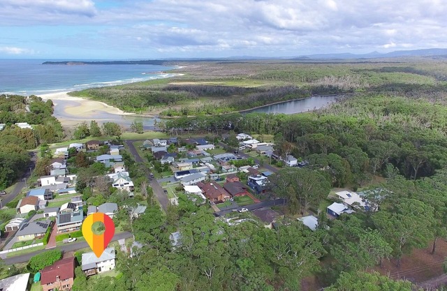 Bush 2 Beach in Berrara