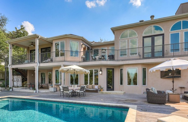 Buy 3 get 1 Nt Free I Above Provencal I Pool/Spa l 5 BR I 5MI ATX