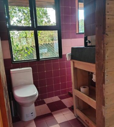 Cabaña de madera privada y romántica
